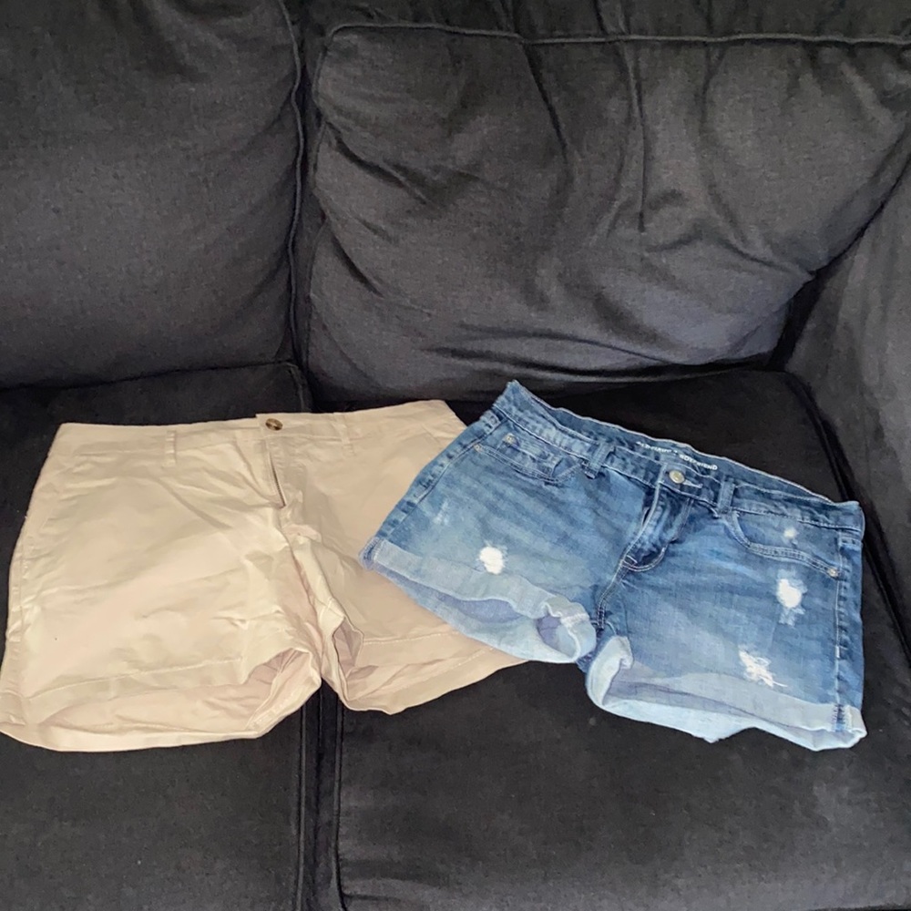 2 Pairs of Women’s Old Navy Shorts
